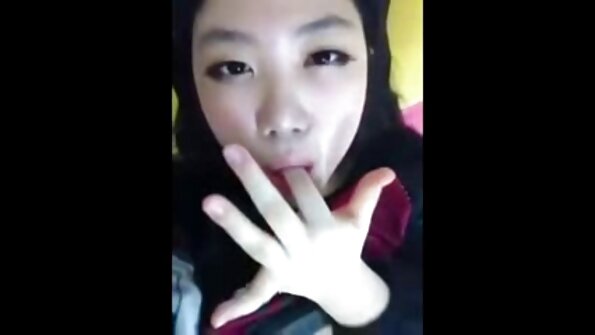Gabriella ចង់បានកូនពីរនៅក្នុង pussy របស់នាងក្នុងពេលតែមួយ